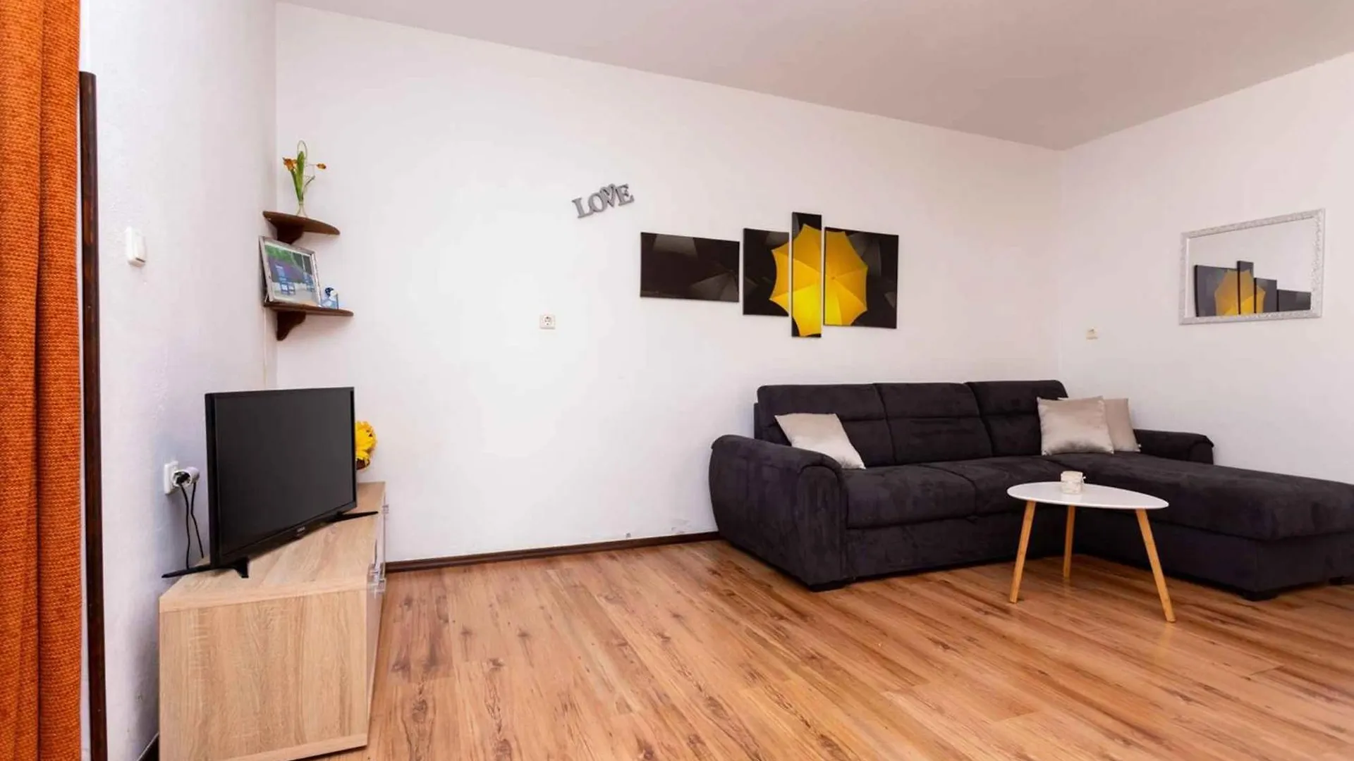 Two-Bedroom Apartment Malinska Near Sea