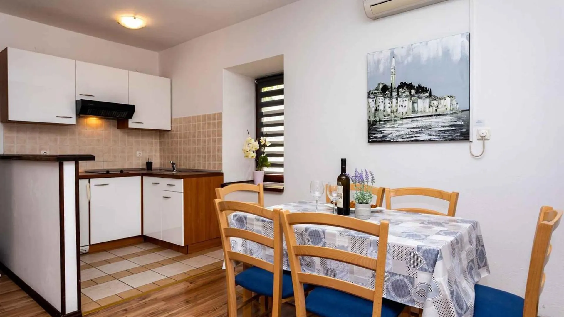Two-Bedroom Apartment Malinska Near Sea Croatia