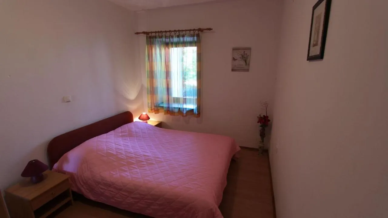 Two-Bedroom Apartment Malinska Near Sea