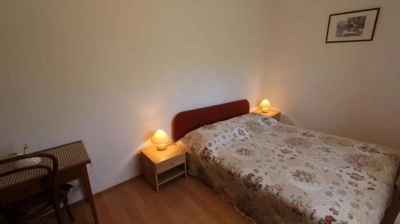 Two-Bedroom Apartment Malinska Near Sea Croatia