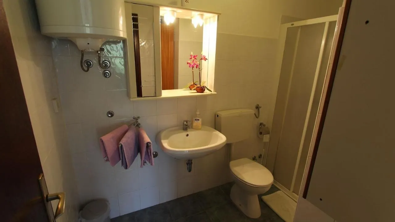 Two-Bedroom Apartment Malinska Near Sea Croatia