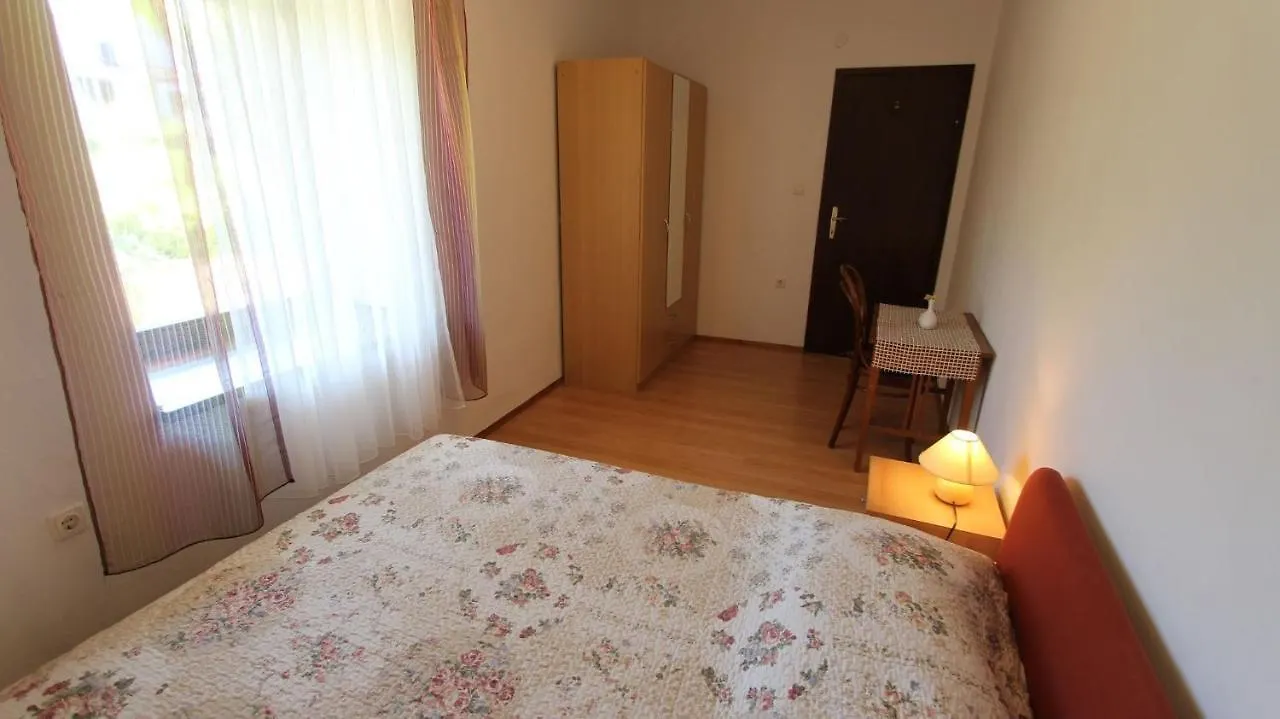 Two-Bedroom Apartment Malinska Near Sea 0*,