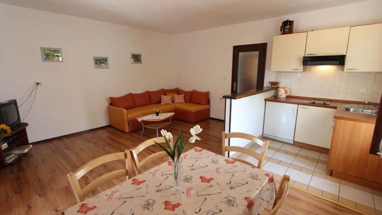 Two-Bedroom Apartment Malinska Near Sea Croatia